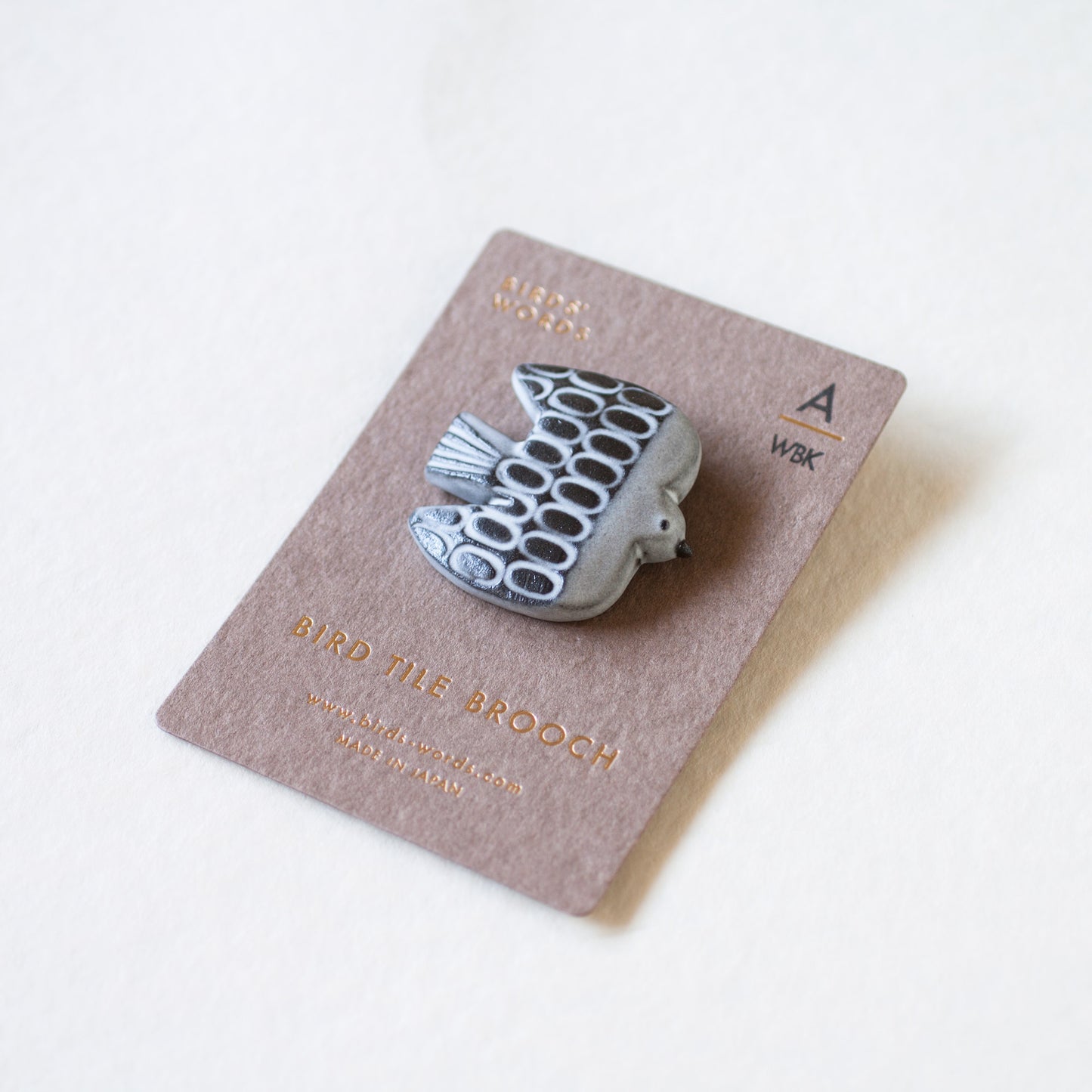 BIRD TILE BROOCH <WH/BK>
