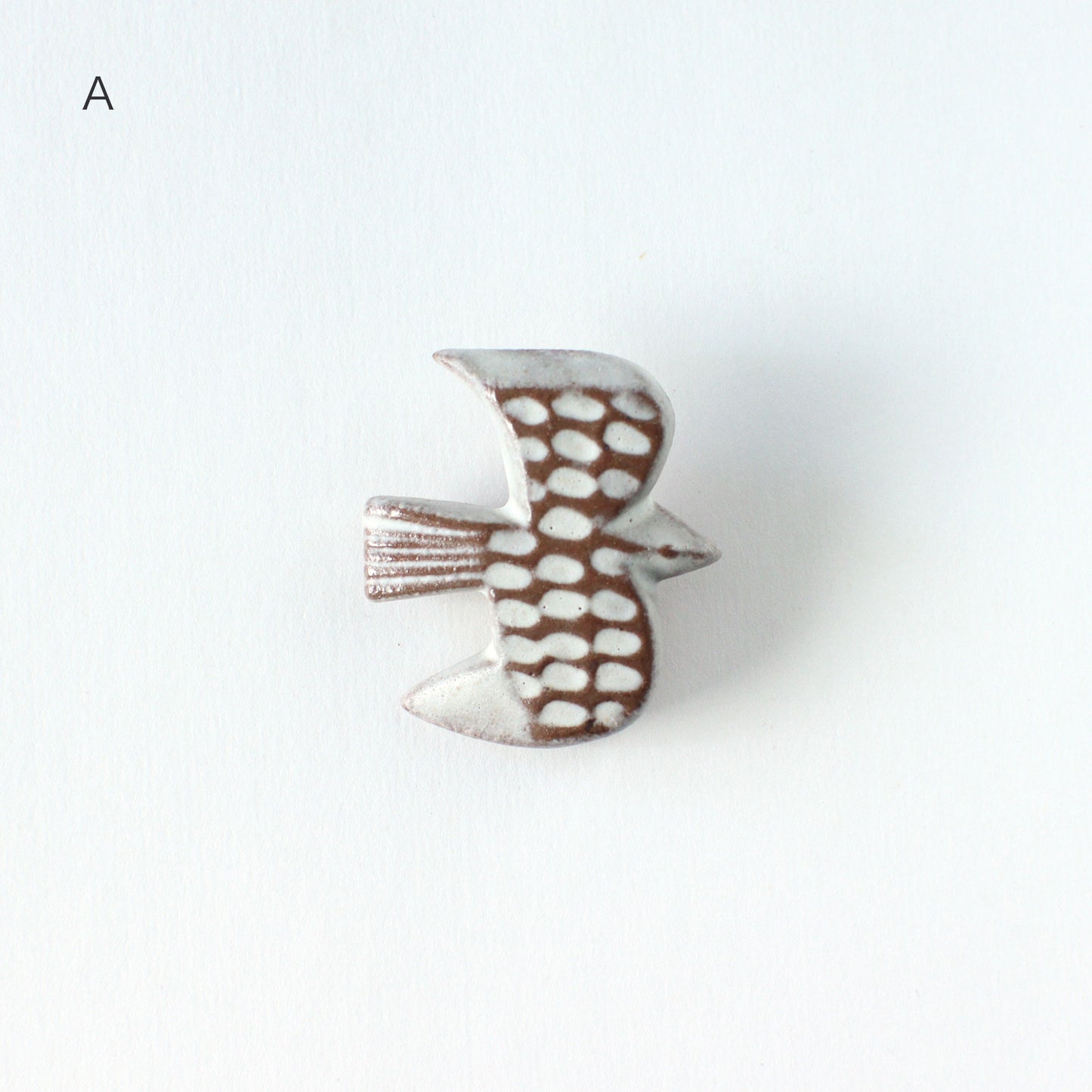 BIRD TILE BROOCH <WH/BR>