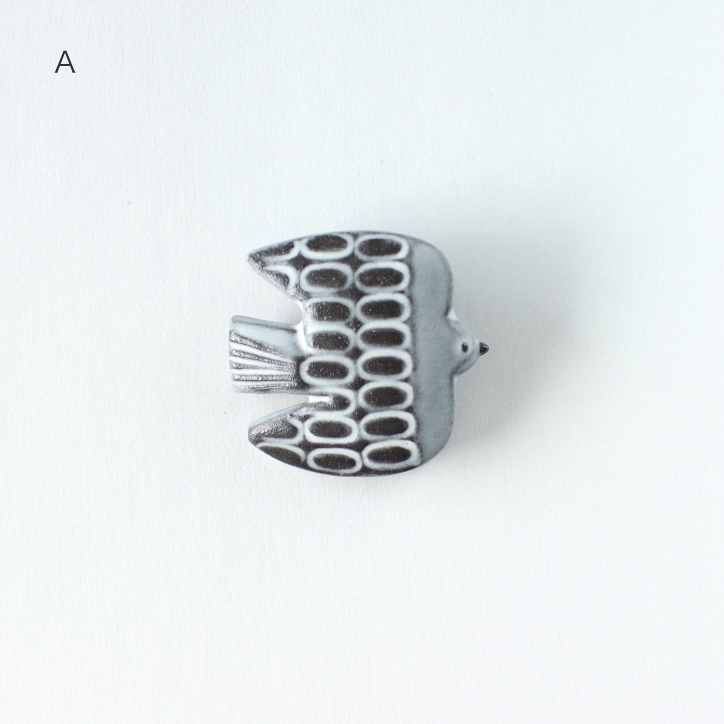 BIRD TILE BROOCH <WH/BK>