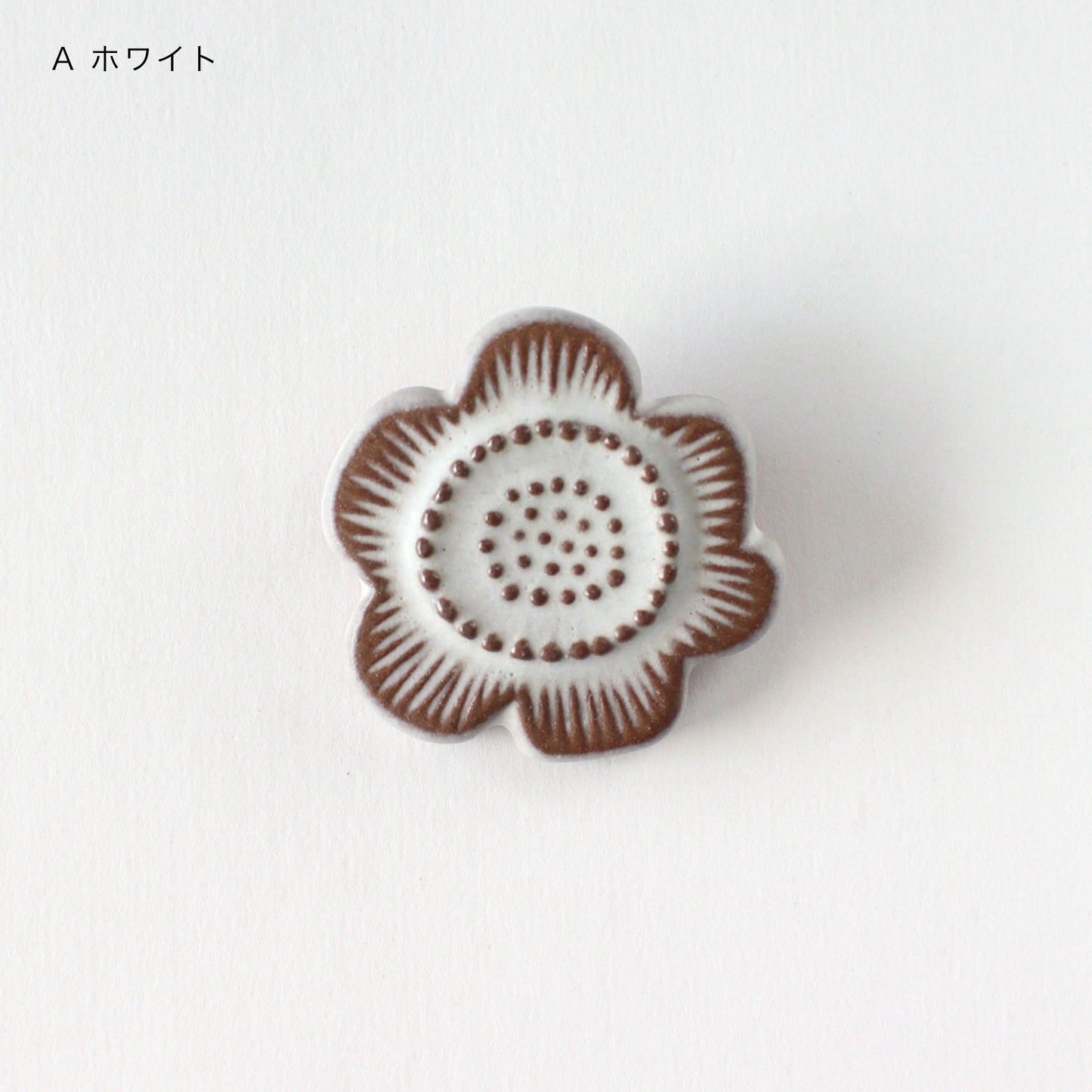 FLOWER TILE BROOCH