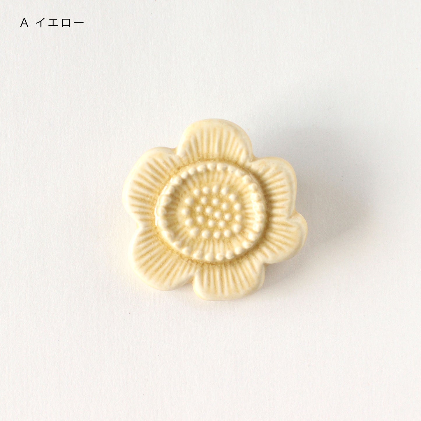 FLOWER TILE BROOCH