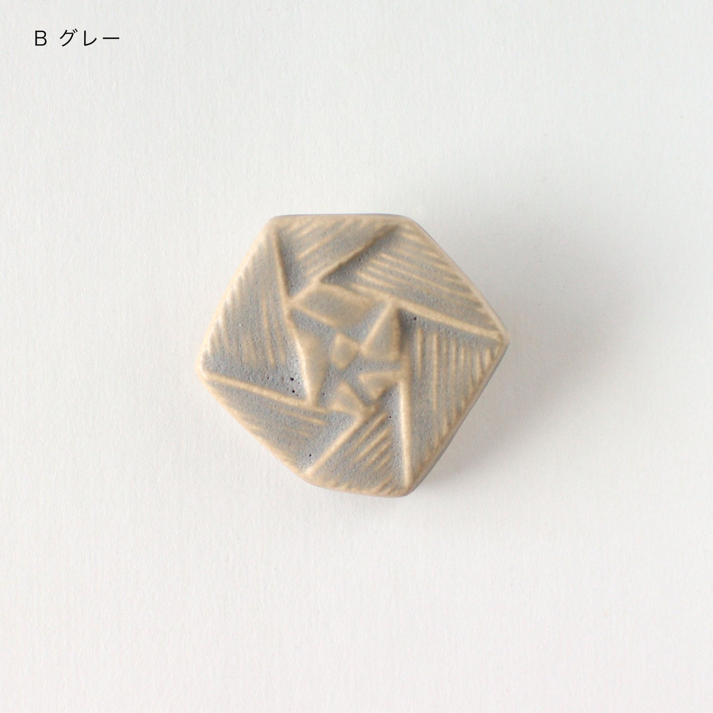 FLOWER TILE BROOCH