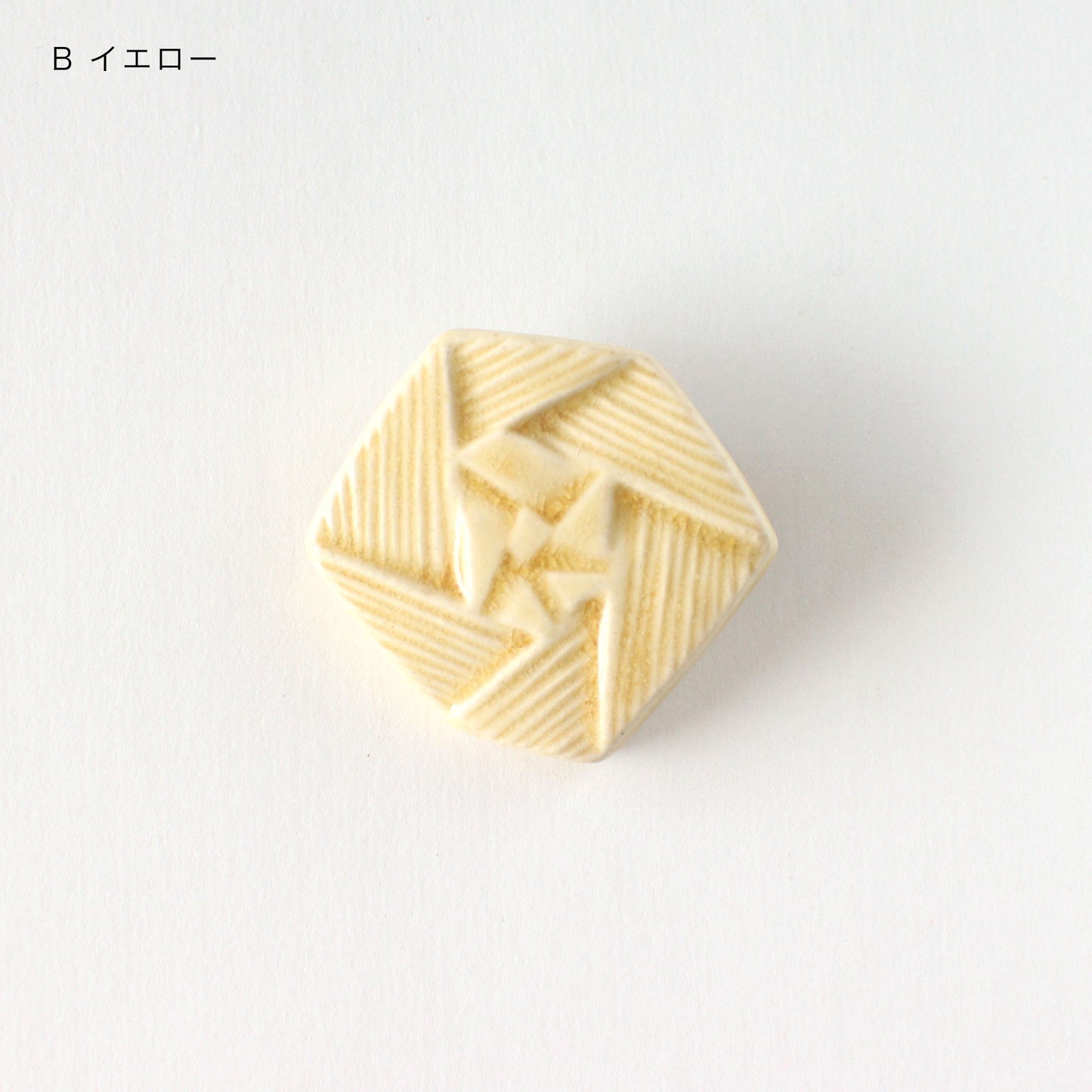 FLOWER TILE BROOCH