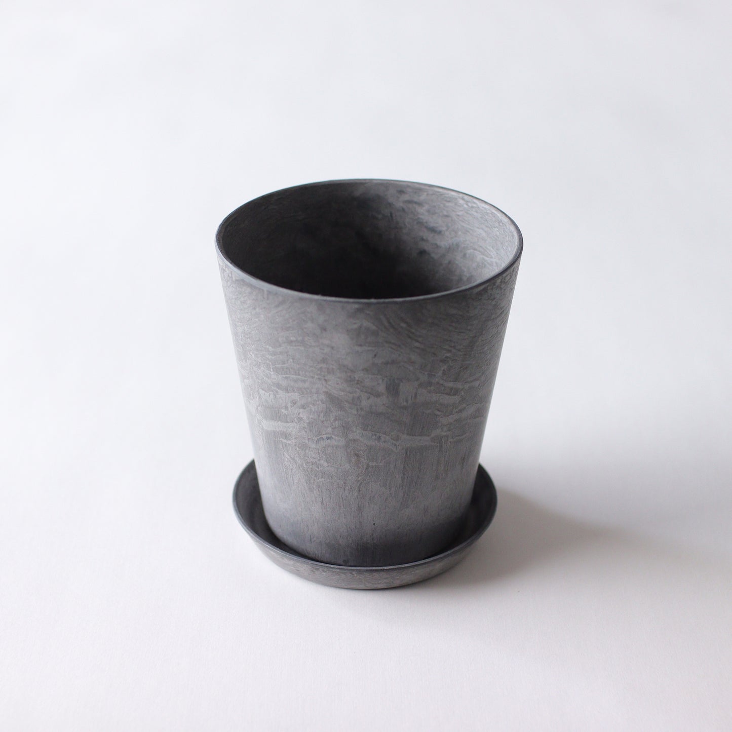 ART STONE SAUCER