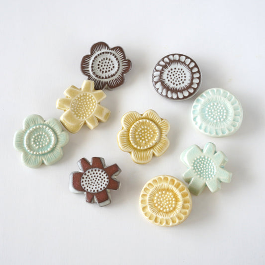 FLOWER TILE BROOCH