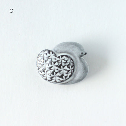 BIRD TILE BROOCH ＜WH/BK＞