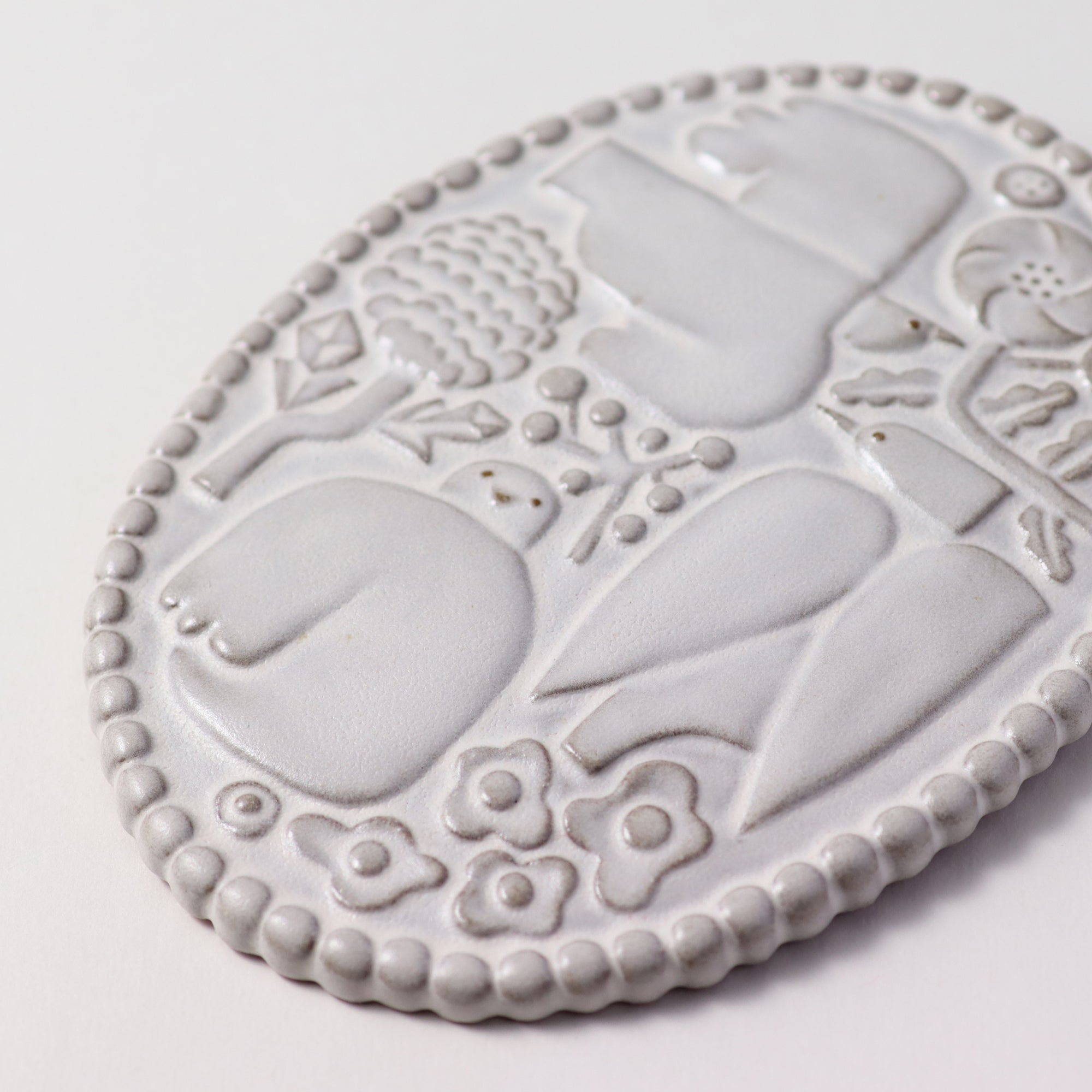 CERAMIC RELIEF PLATE / ELLIPSE